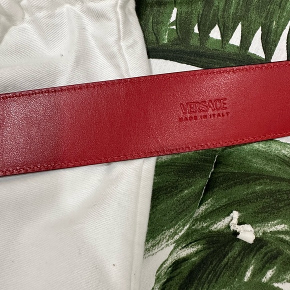Versace Leather belt in red - Picture 5 of 5